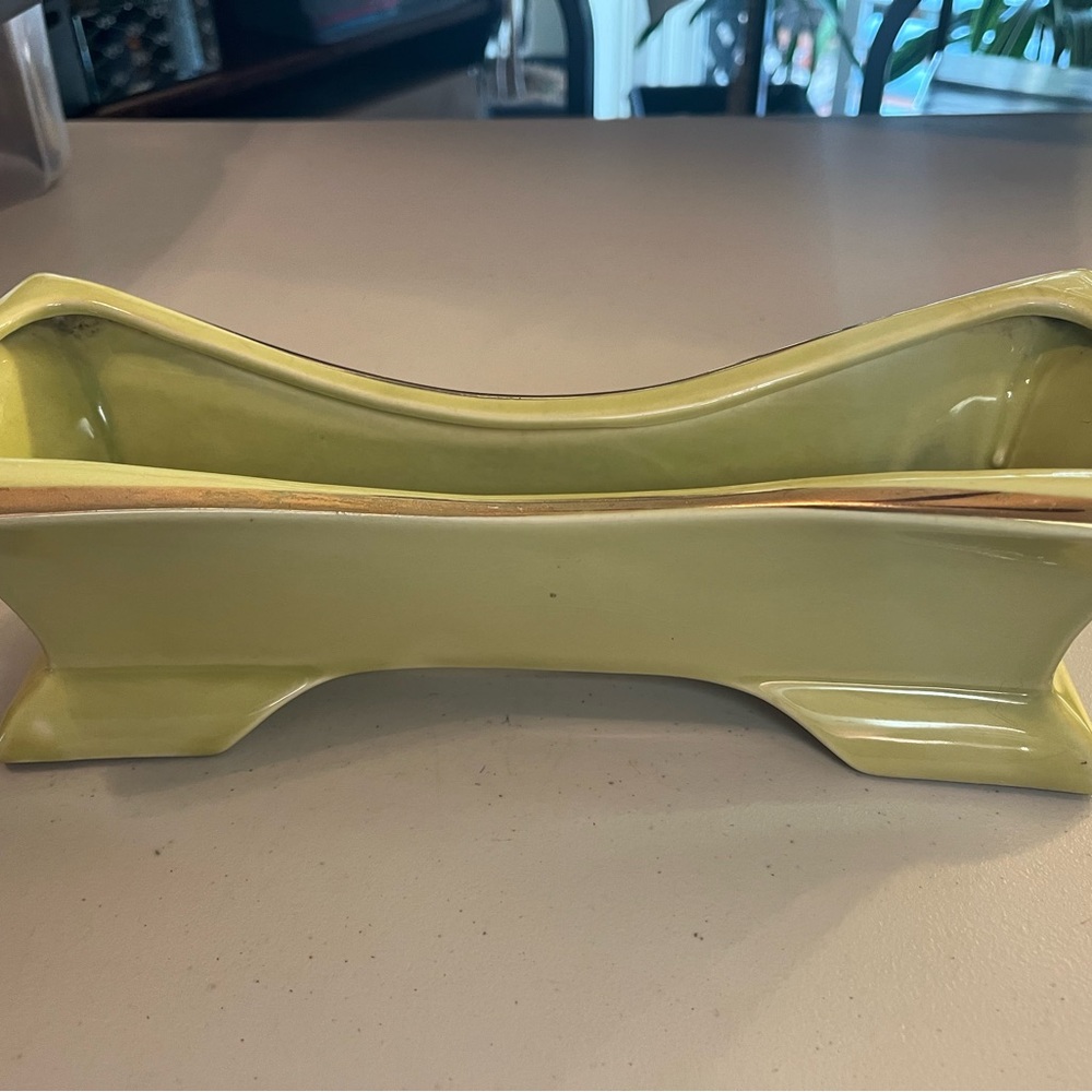 Hourglass shaped lime planter-vase. Good vintage mcm